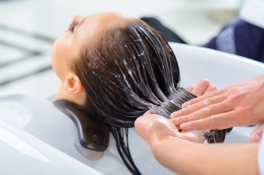 Botox capillaire : le guide expert pour des cheveux lisses et brillants