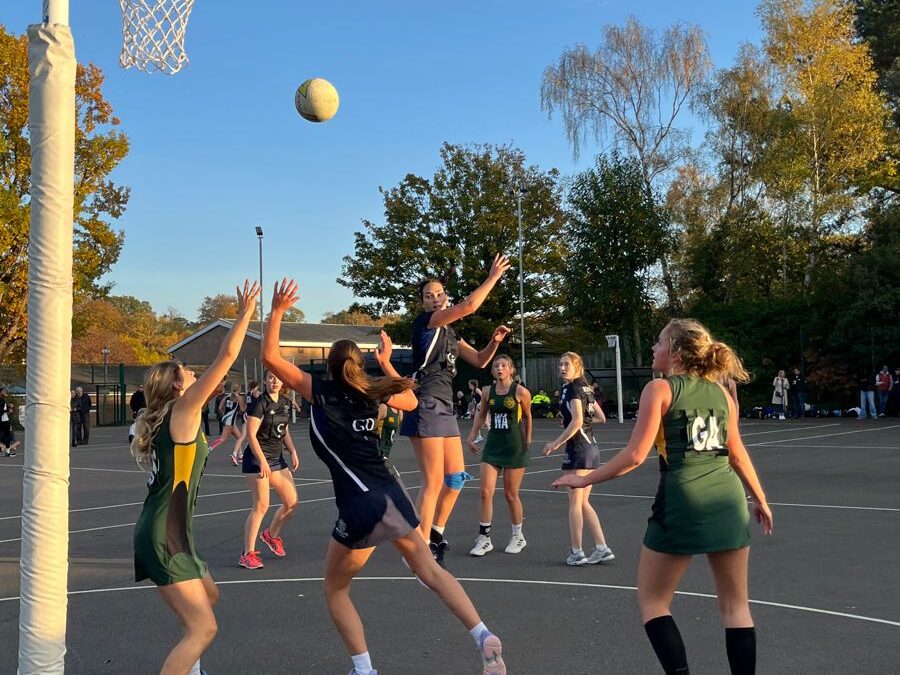 Pourquoi les passes rapides brisent la défense au netball