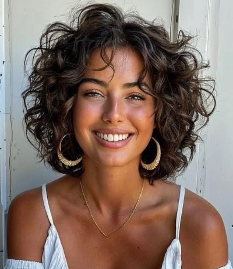 Permanente cheveux courts bouclés
