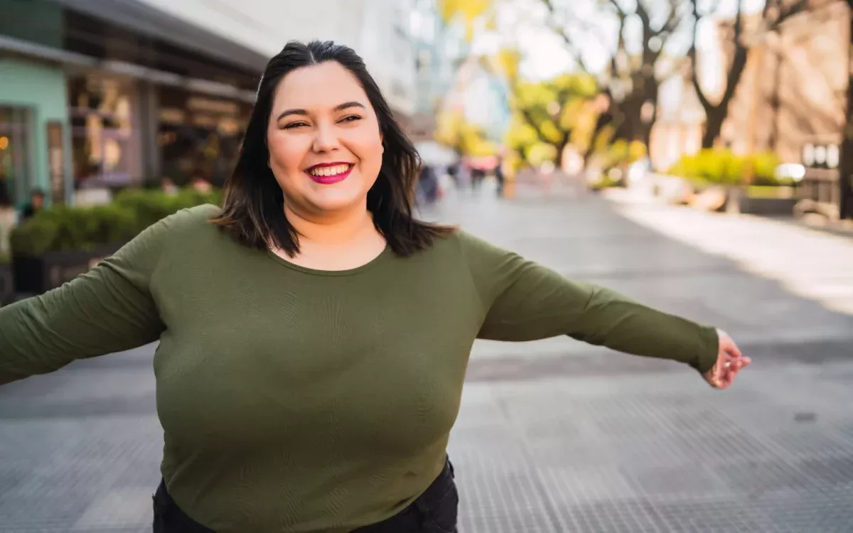 Femme ronde double menton