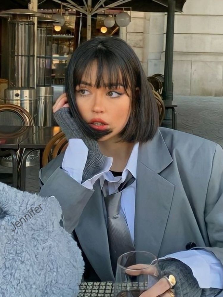 Carré élégant frange effilée