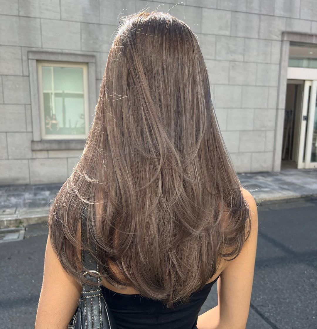 Dégradé long cheveux lisses