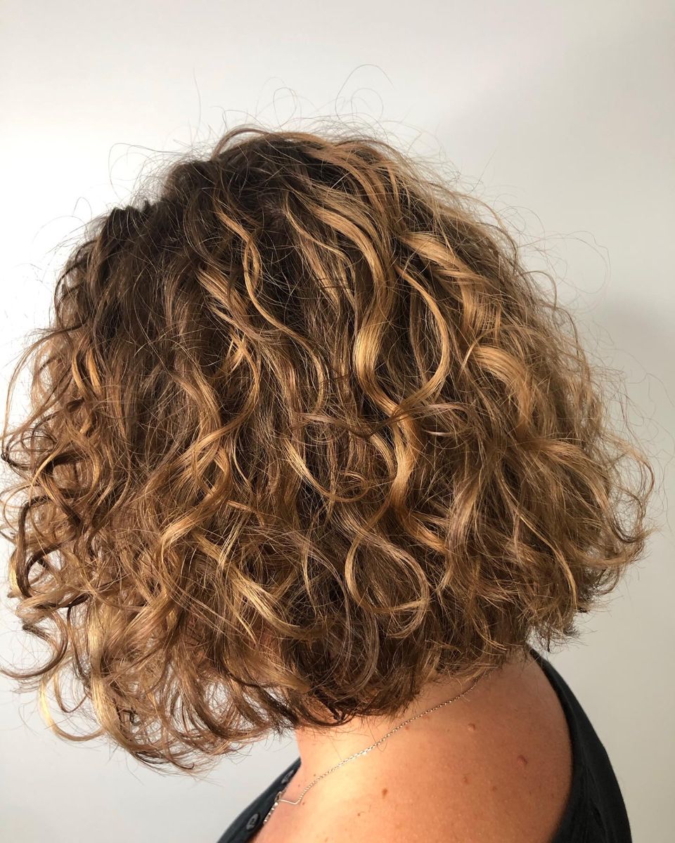 Balayage sur bouclés courts