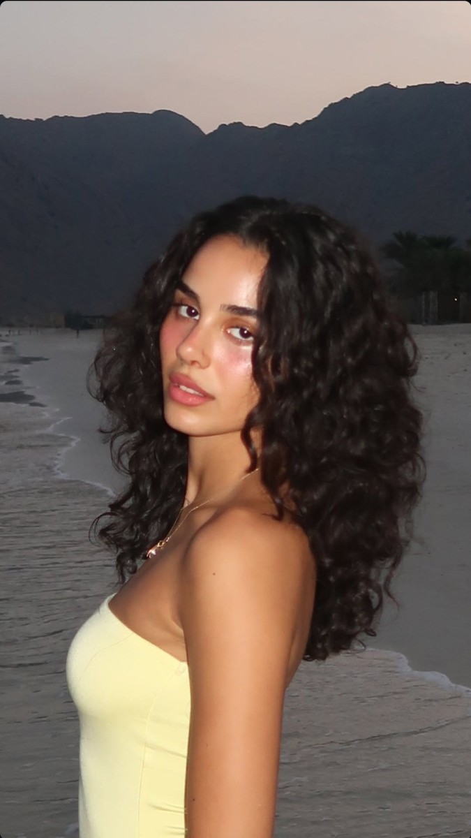 Cheveux frisés naturels femme