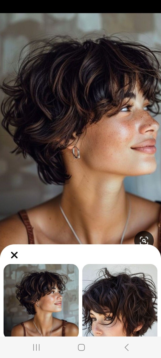 Carré court bouclé naturel