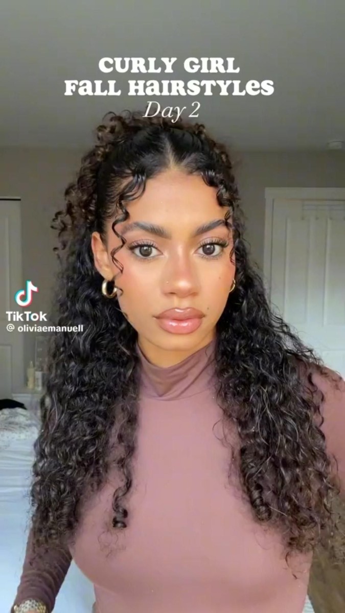 Coiffure quotidienne cheveux frisés