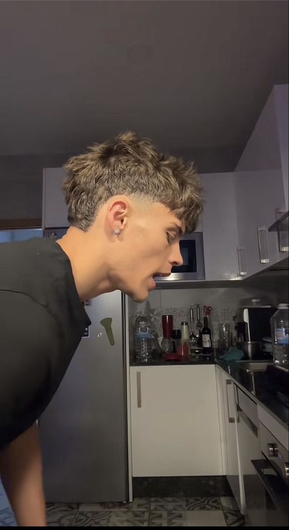 Permanente wavy cheveux mi-longs