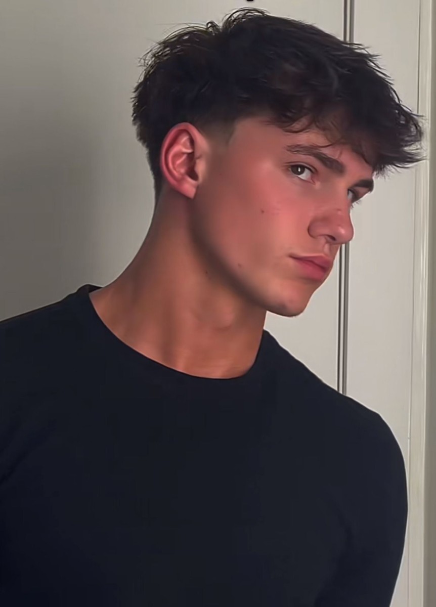 Coupe homme cheveux en avant