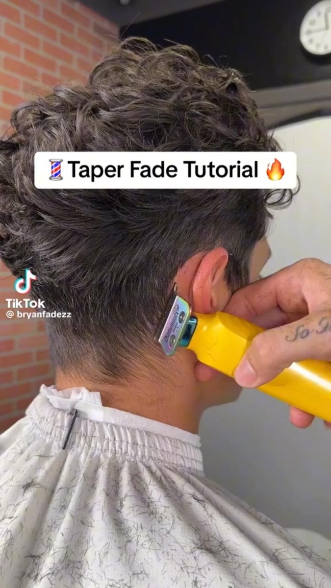 Permanente wavy cheveux mi-longs