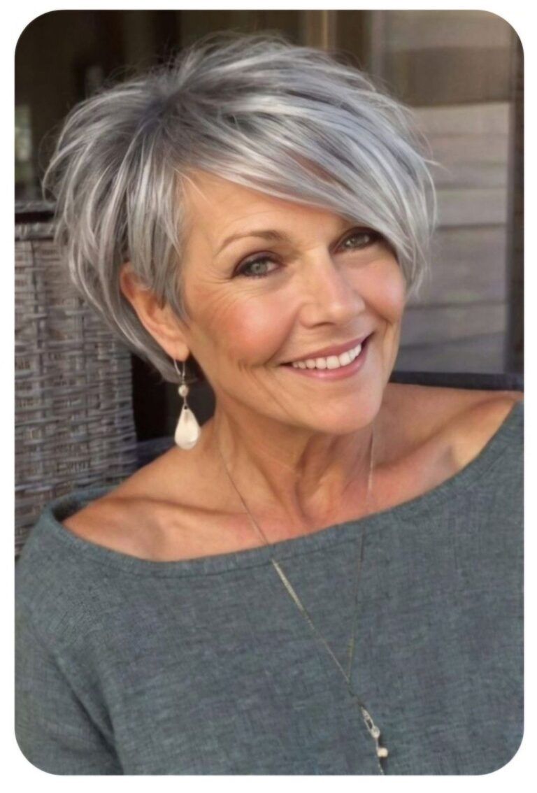 Cheveux gris femme 50 ans court