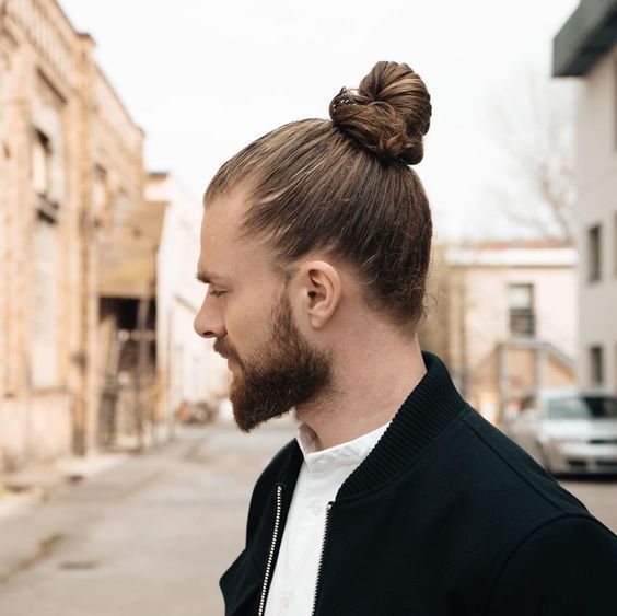 Chignon homme man bun
