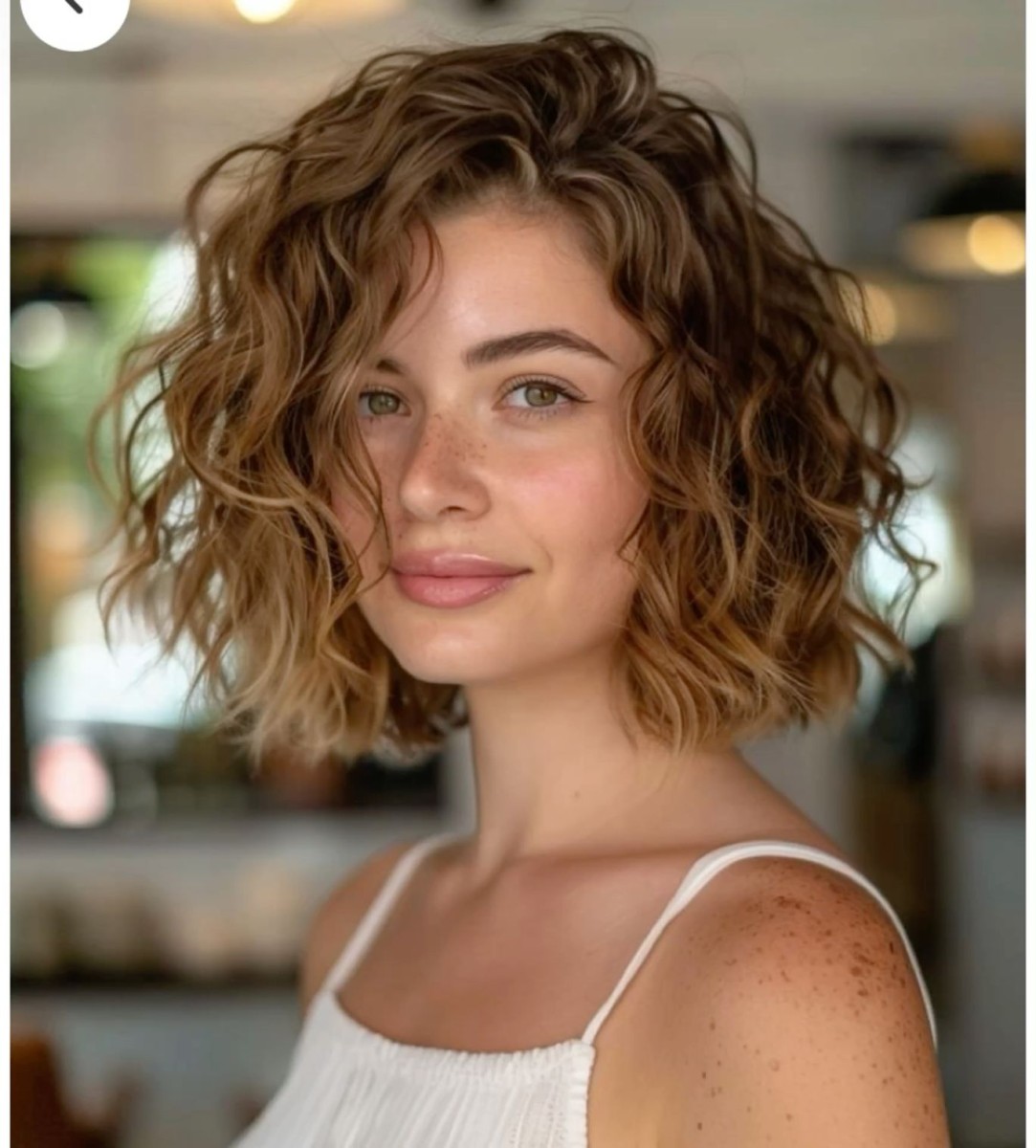 Carré court bouclé naturel