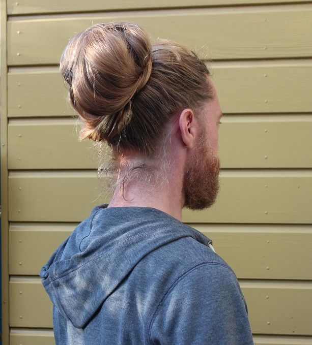 Chignon homme man bun