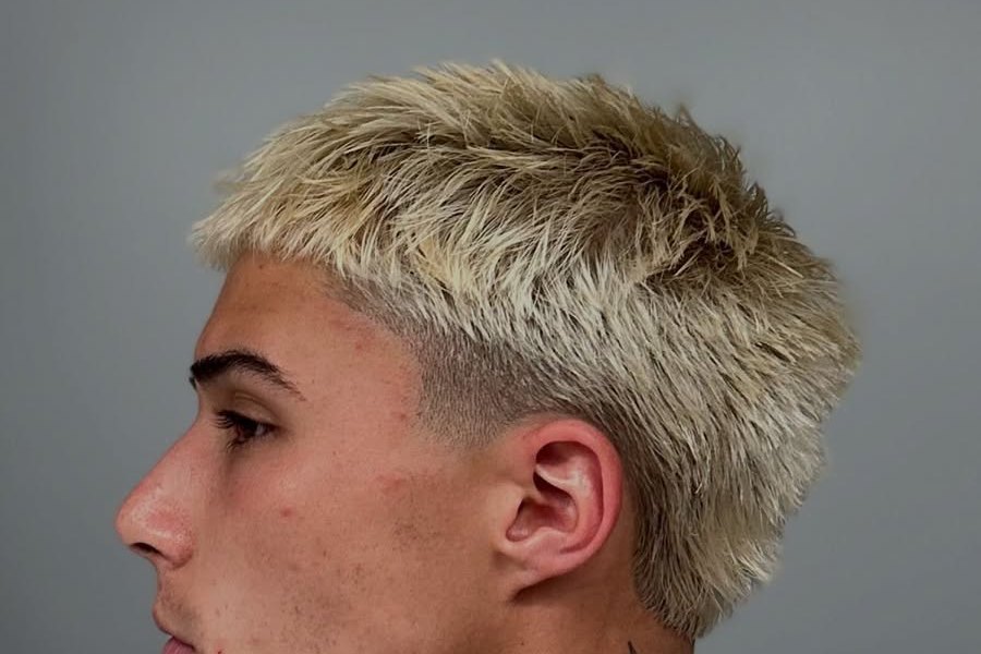 Buzz cut teinté : idées de couleurs, méthode et entretien