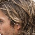 Coiffure mi long homme : adopter la bonne longueur et le bon coiffage