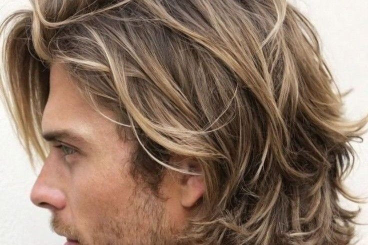Coiffure mi long homme : adopter la bonne longueur et le bon coiffage